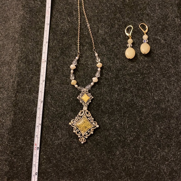 Vintage necklace and earrings set - Picture 13 of 13